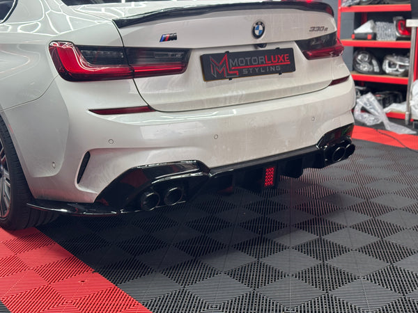 BMW 3 SERIES G20 G21 GLOSS BLACK M PERFORMANCE REAR DIFFUSER WITH LIGHT EXHAUST